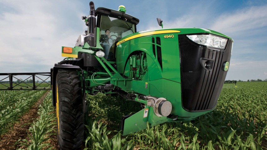 Deere Reports Record Third-Quarter Earnings