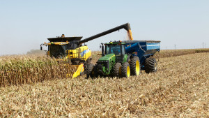 Growers Showcase Kinze Autonomous Harvest System