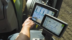 Deere, GROWMARK Collaborate On Real-Time Field Data