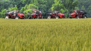 Equipment Technologies Unveils 2014 Apache Sprayers