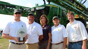 2013 MAGIE ShowStopper Award: Green Steals The Show