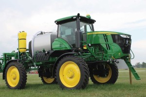 John Deere R4038