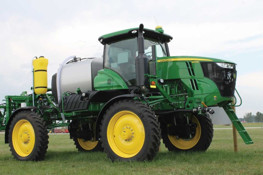 John Deere R4038