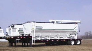 Fertilizer Tenders Tackle Corn Acres