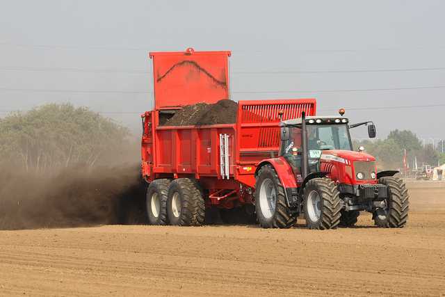 Managing Plant Nutrients When Both Manure And Fertilizer Applications Are Used