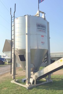 Adams Fertilizer Equipment | Low Profile 16-Ton Vertical Blender