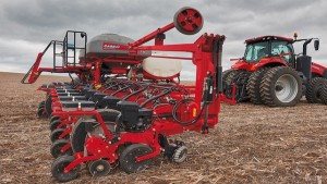 Case Unveils 2000 Series Early Riser Planter At NFMS