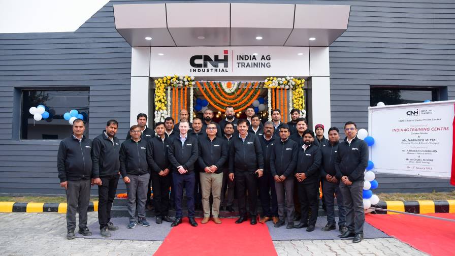 El equipo de New Holland Agriculture en la inauguración del India Ag Training Center