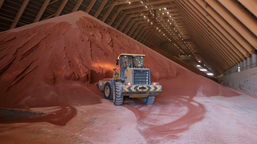 Удобрения: закрытие Ормузского пролива грозит сбоями поставок