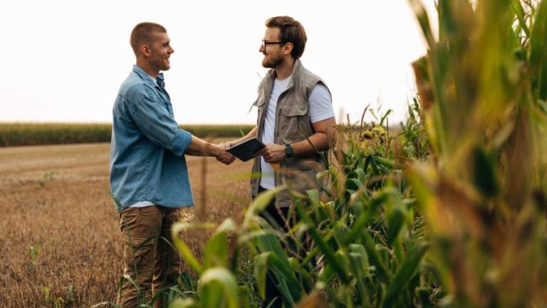 Grower Retailer Handshake